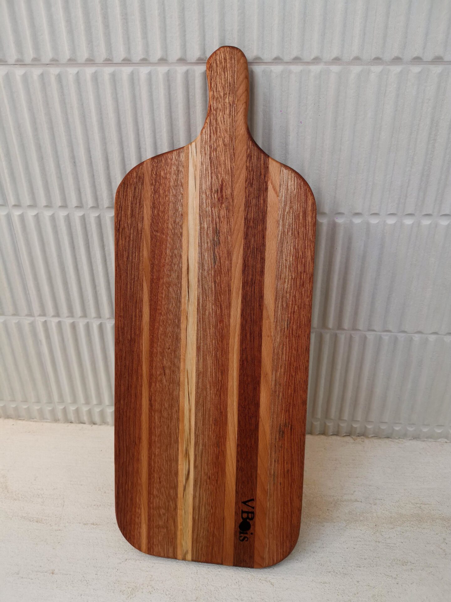 Planche apéro en hêtre, sipo et teck 53x20cm – Image 3