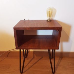 Tables de nuit en chêne, lumière integrée, pieds en fer forgé