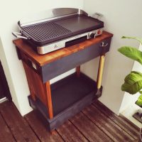 Meuble à plancha en pin