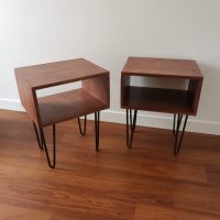Tables de nuit en chêne, pieds en fer forgé