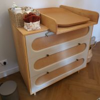 Commode/table à langer en hêtre, façades en MDF et toiles de jute