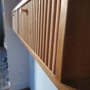 Meuble flottant en hëtre, fixation invible