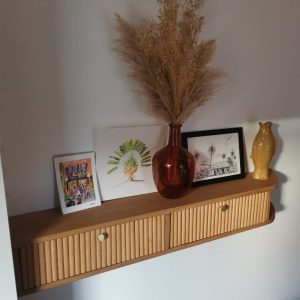 Meuble flottant en hëtre, fixation invible